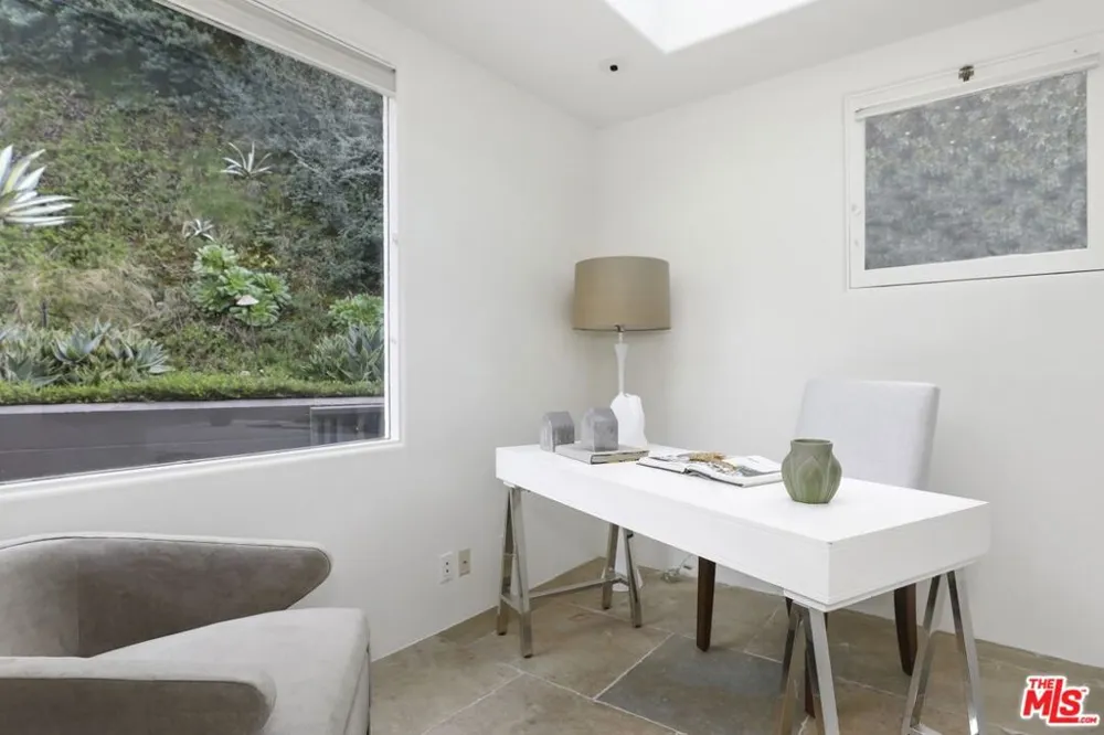 2154 Sunset Crest Drive Los Angeles, CA 90046