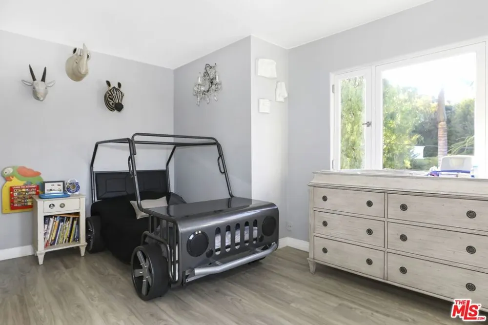 2154 Sunset Crest Drive Los Angeles, CA 90046