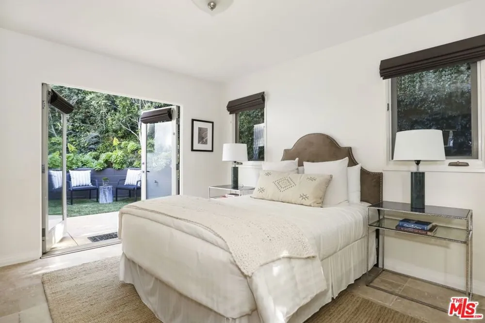 2154 Sunset Crest Drive Los Angeles, CA 90046