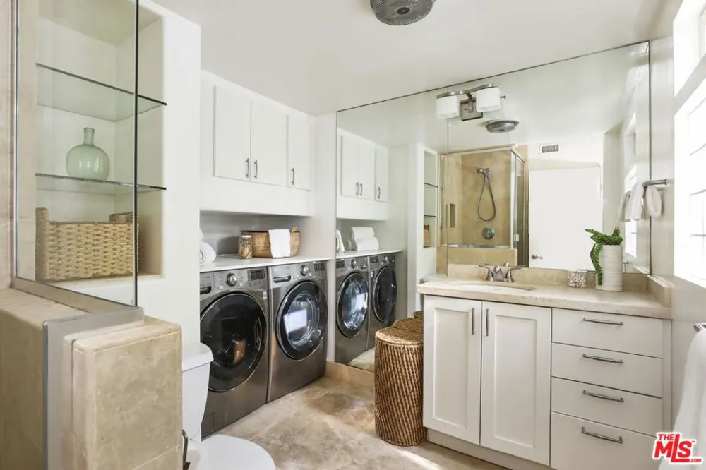 2154 Sunset Crest Drive Los Angeles, CA 90046
