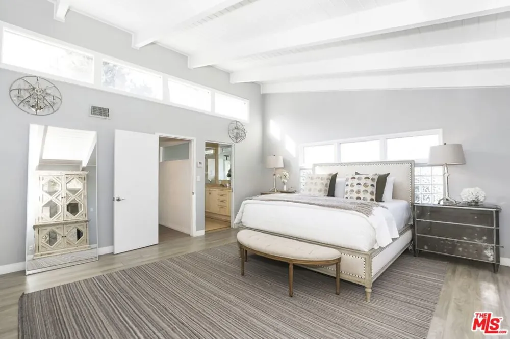 2154 Sunset Crest Drive Los Angeles, CA 90046