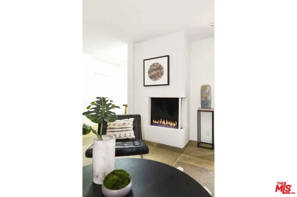 2154 Sunset Crest Drive Los Angeles, CA 90046