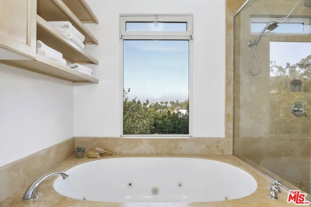 2154 Sunset Crest Drive Los Angeles, CA 90046