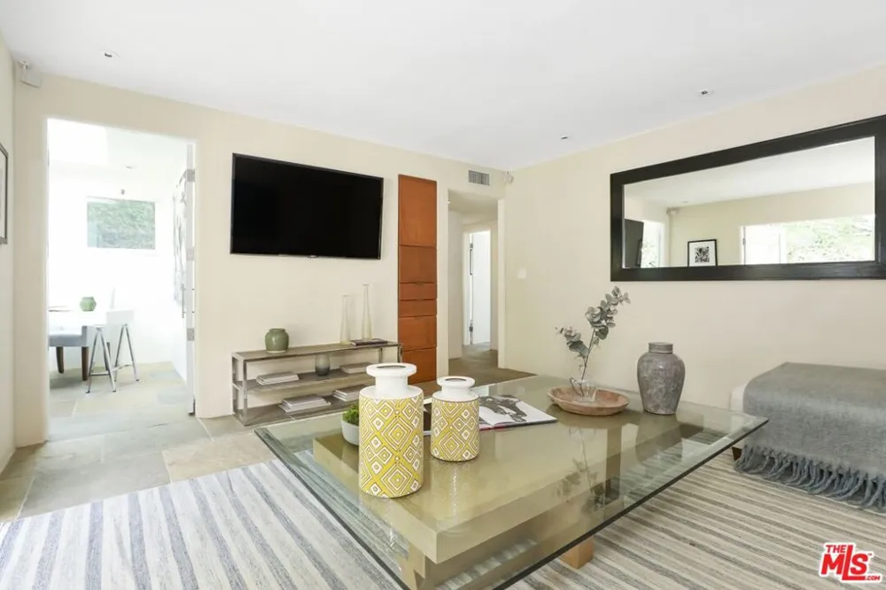 2154 Sunset Crest Drive Los Angeles, CA 90046