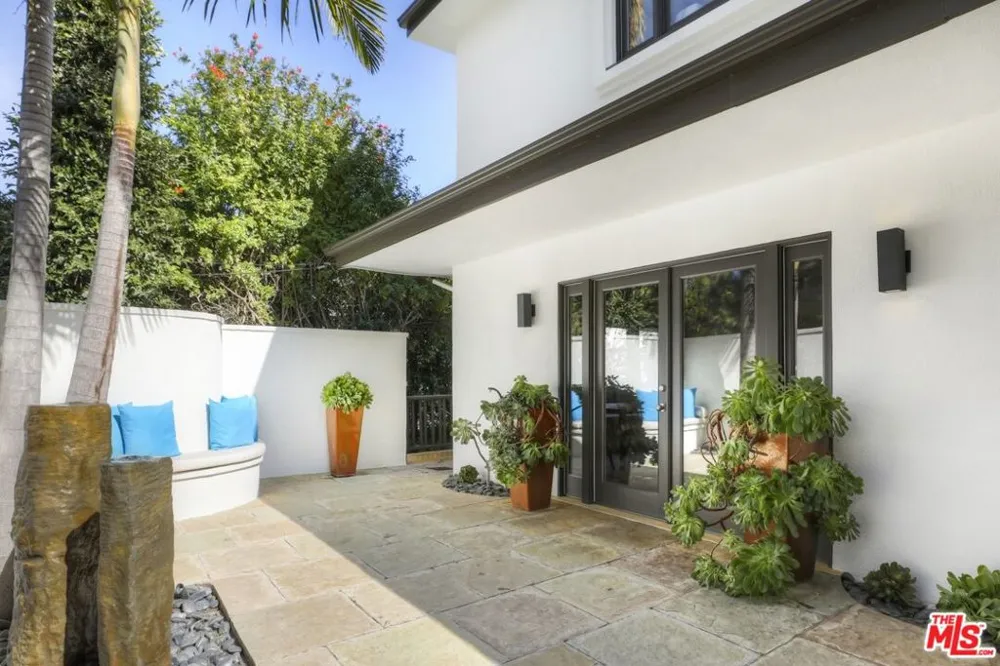 2154 Sunset Crest Drive Los Angeles, CA 90046