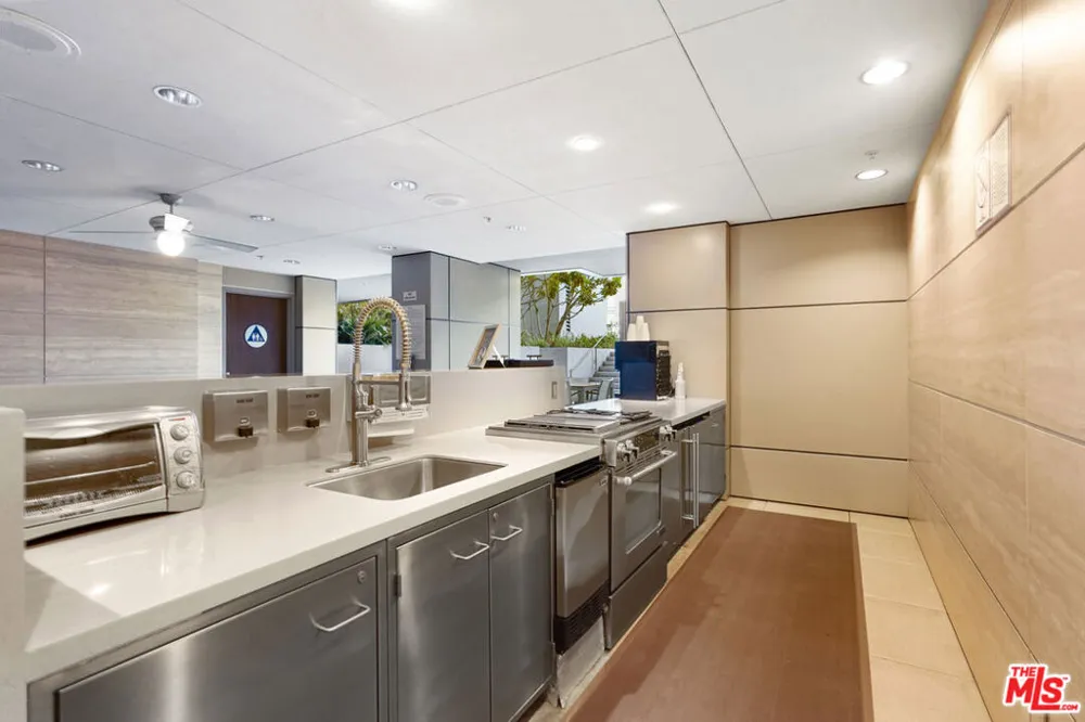 1155 S Grand Avenue #516 Los Angeles, CA 90015