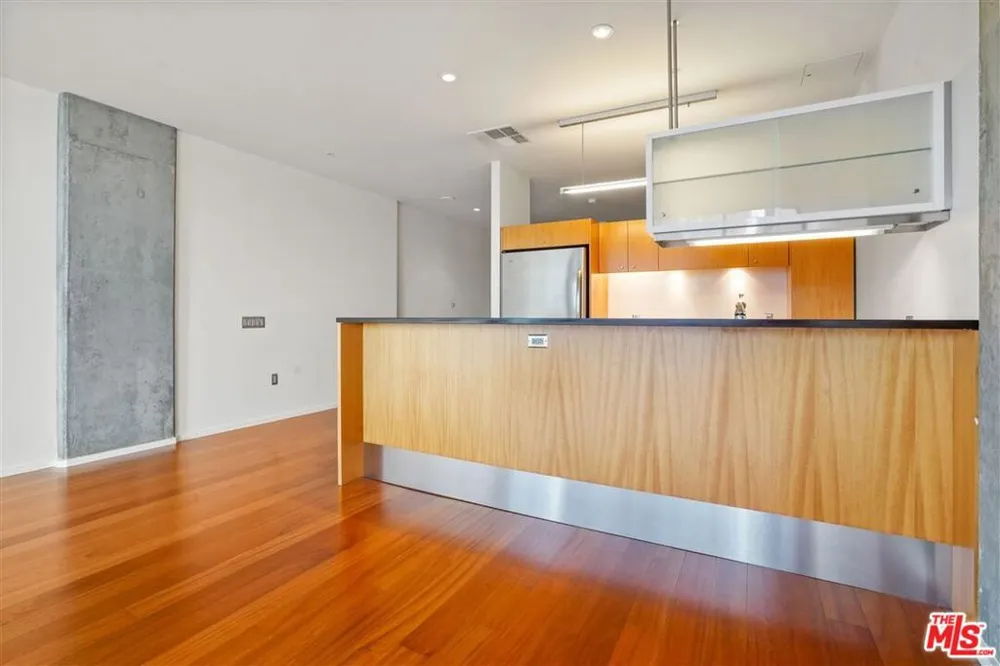 1155 S Grand Avenue #516 Los Angeles, CA 90015