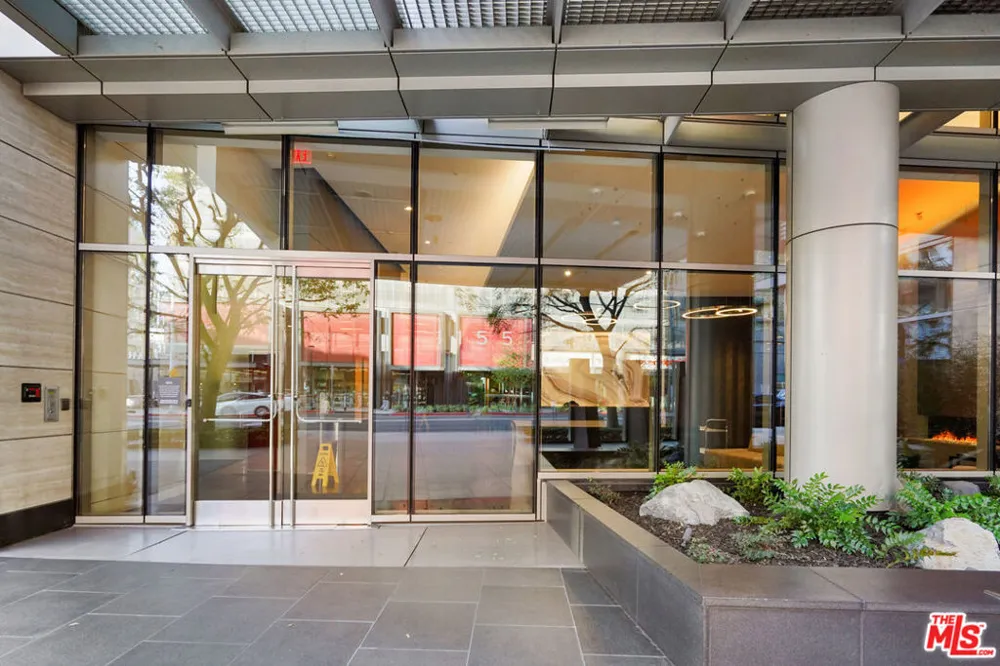 1155 S Grand Avenue #516 Los Angeles, CA 90015