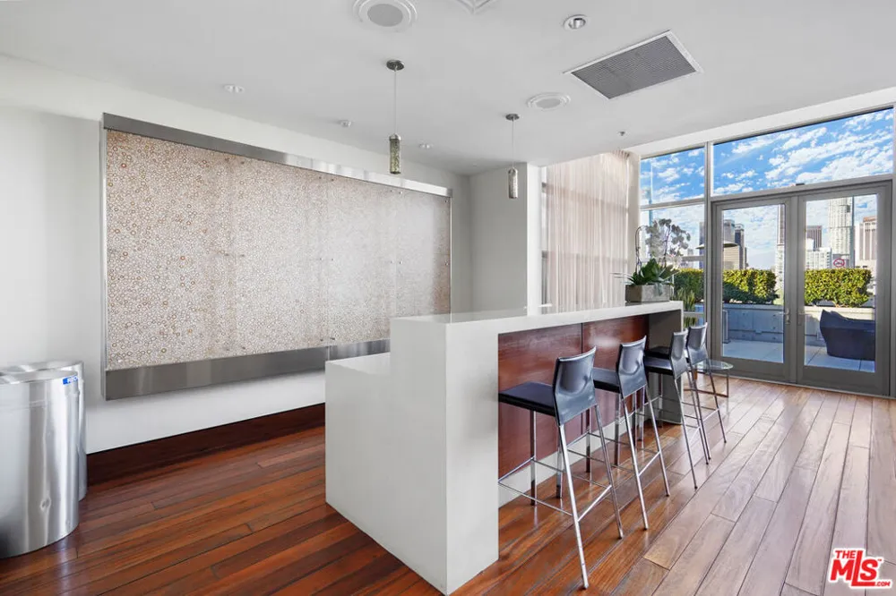 1155 S Grand Avenue #516 Los Angeles, CA 90015
