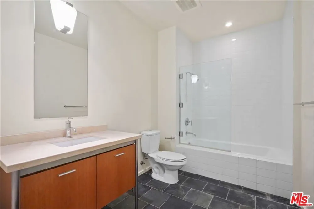 1155 S Grand Avenue #516 Los Angeles, CA 90015