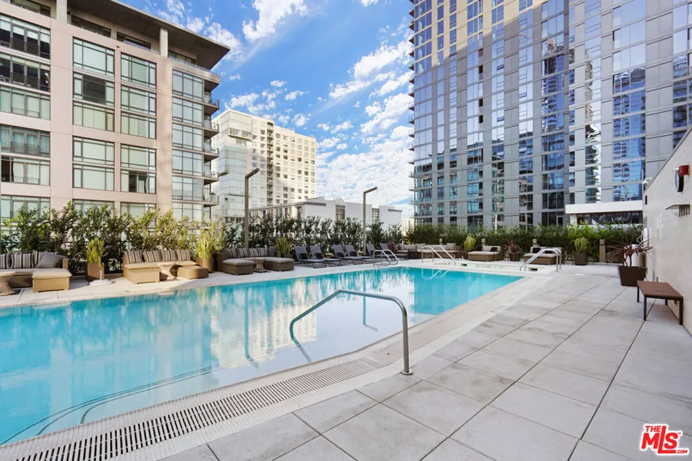 1155 S Grand Avenue #516 Los Angeles, CA 90015