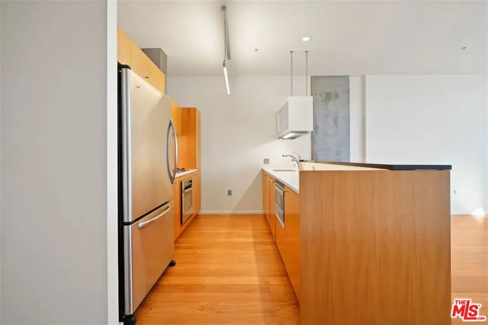 1155 S Grand Avenue #516 Los Angeles, CA 90015