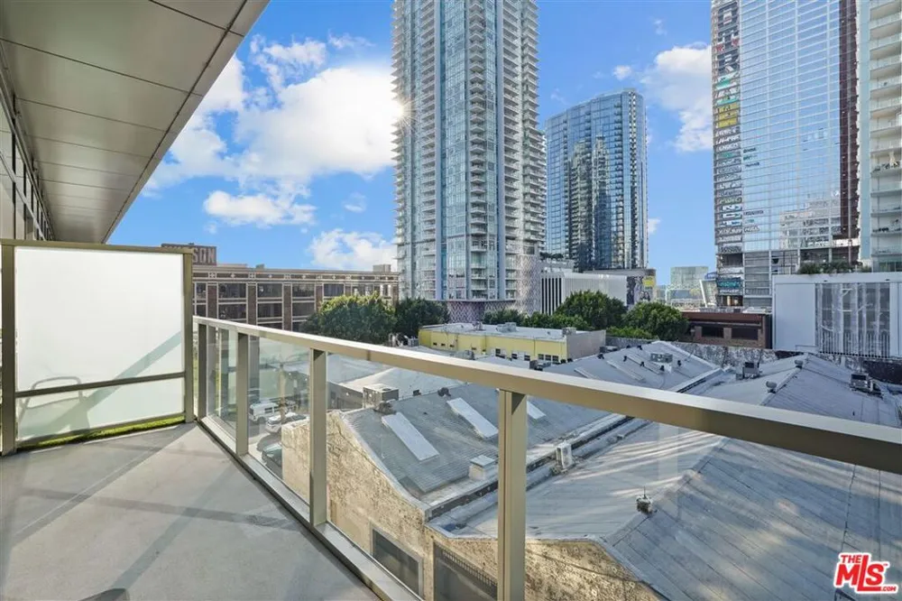 1155 S Grand Avenue #516 Los Angeles, CA 90015
