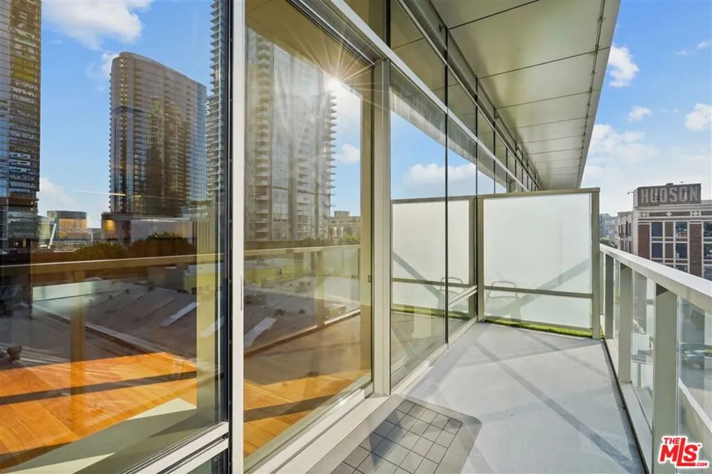 1155 S Grand Avenue #516 Los Angeles, CA 90015