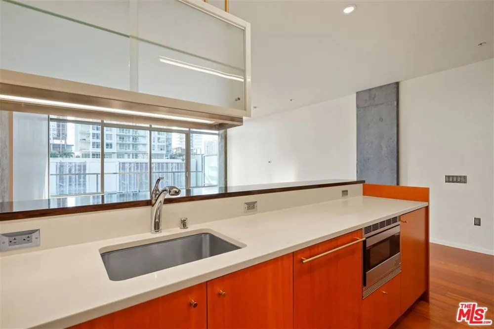 1155 S Grand Avenue #516 Los Angeles, CA 90015