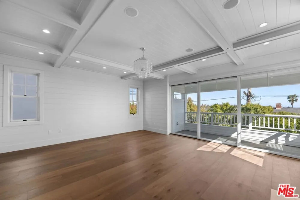 566 Ida Street Pacific Palisades, CA 90272