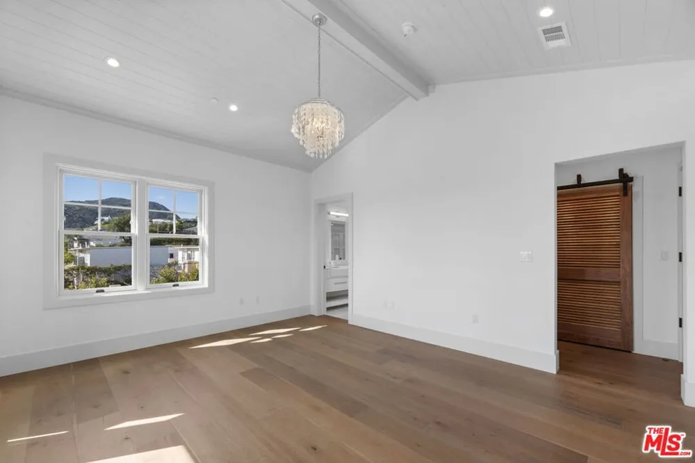 566 Ida Street Pacific Palisades, CA 90272