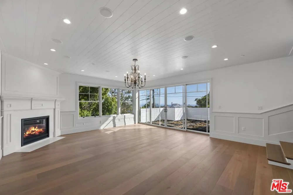 566 Ida Street Pacific Palisades, CA 90272