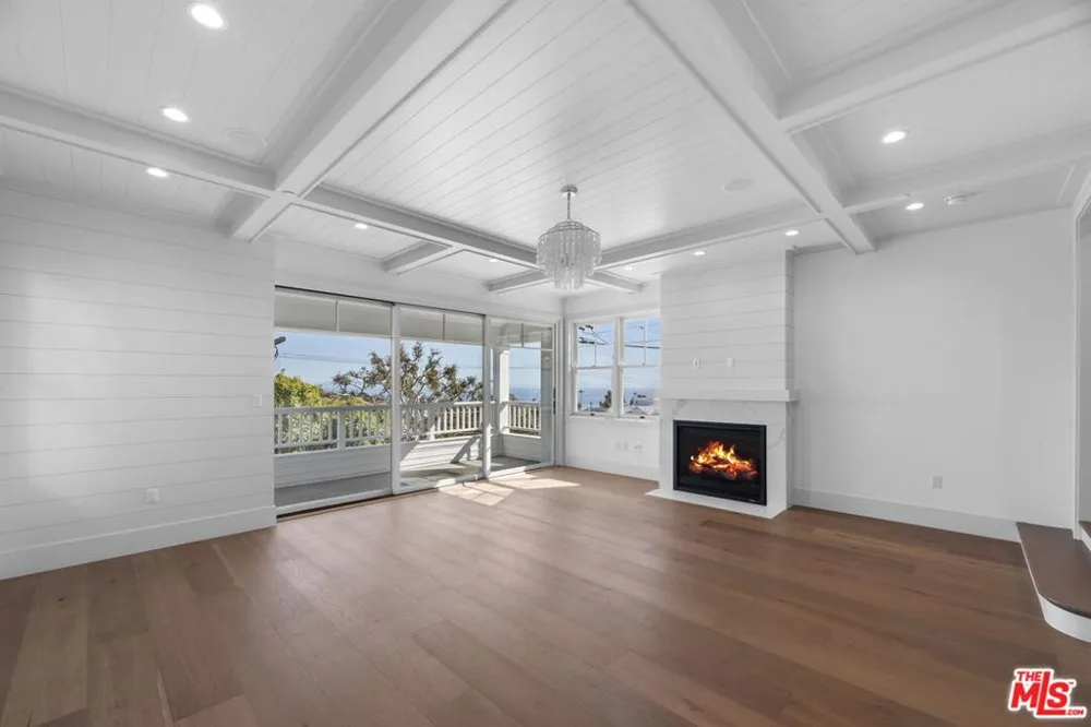 566 Ida Street Pacific Palisades, CA 90272