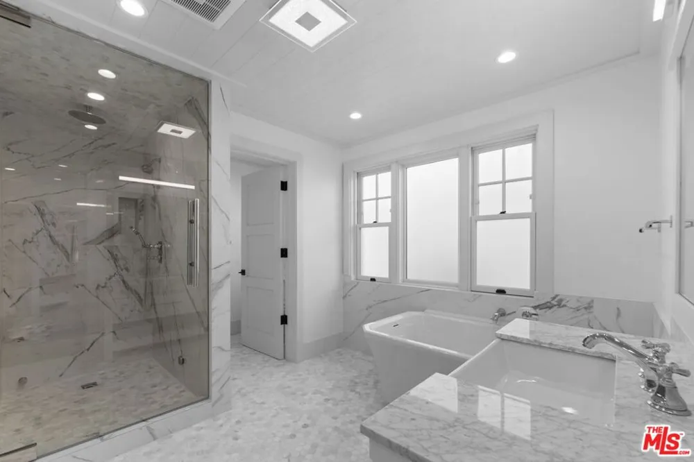 566 Ida Street Pacific Palisades, CA 90272
