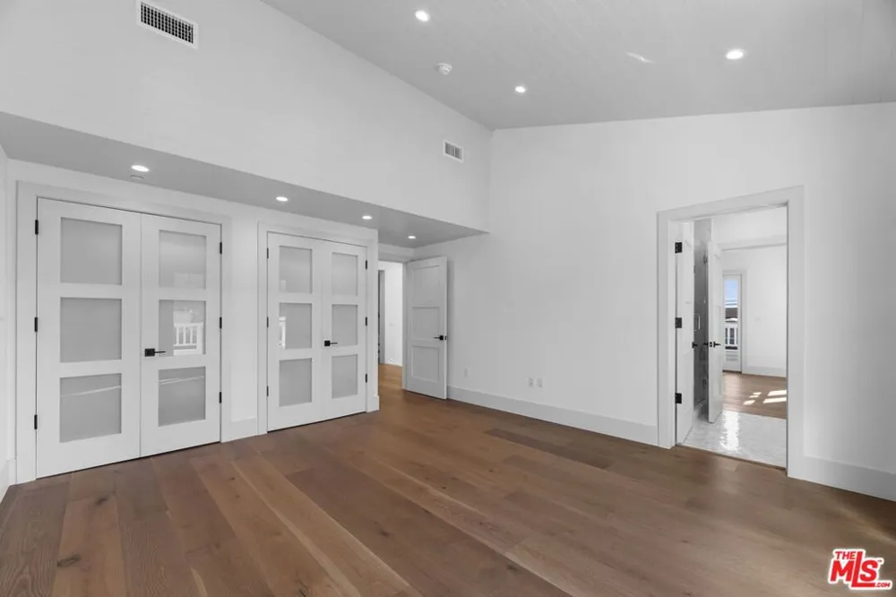 566 Ida Street Pacific Palisades, CA 90272