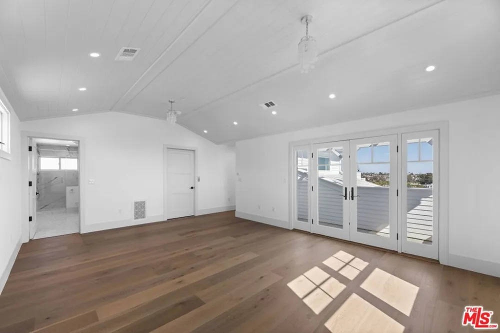 566 Ida Street Pacific Palisades, CA 90272