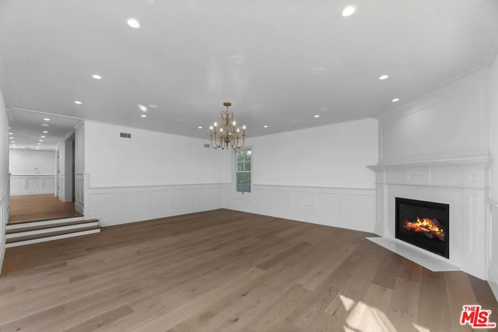 566 Ida Street Pacific Palisades, CA 90272
