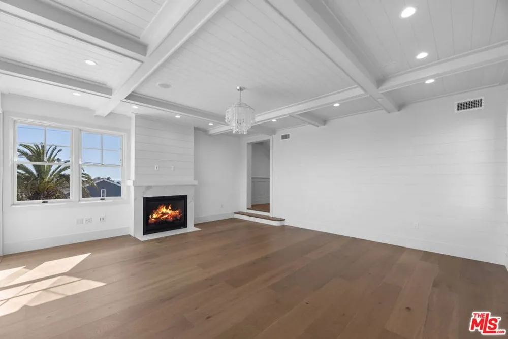 566 Ida Street Pacific Palisades, CA 90272