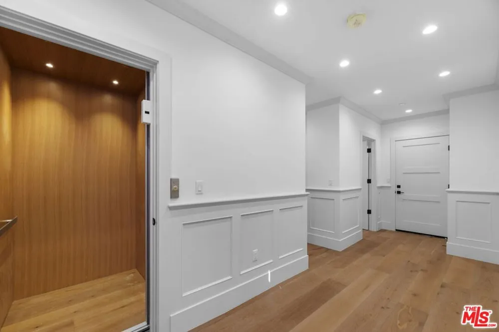 566 Ida Street Pacific Palisades, CA 90272