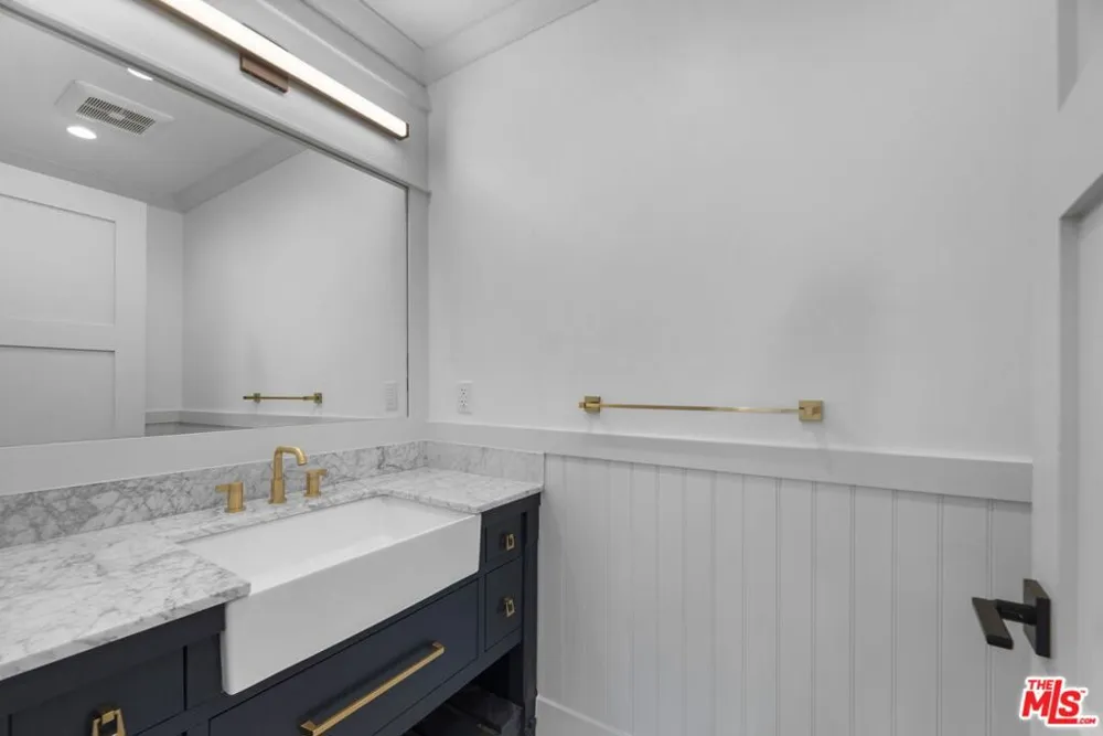566 Ida Street Pacific Palisades, CA 90272