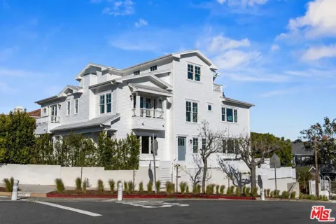 566 Ida Street