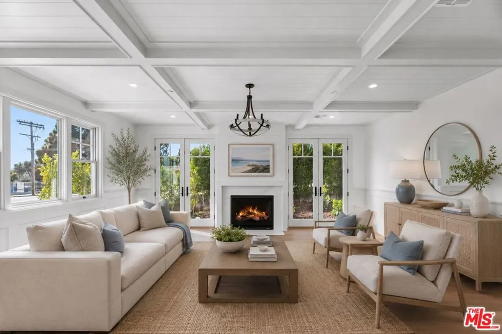 566 Ida Street Pacific Palisades, CA 90272