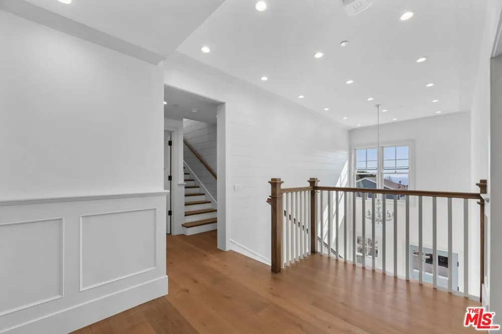 566 Ida Street Pacific Palisades, CA 90272