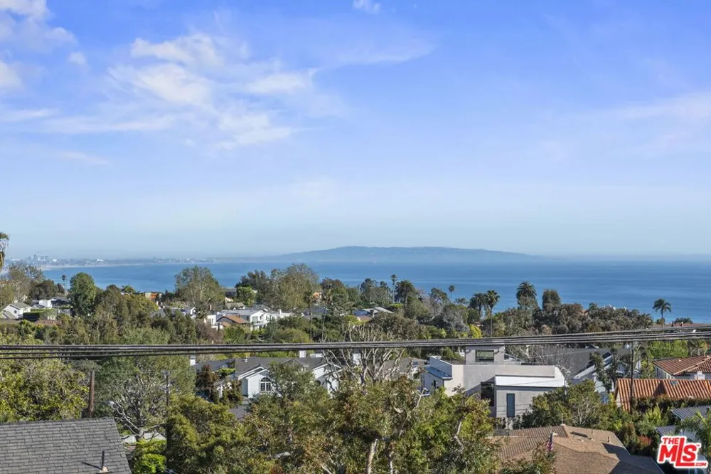 566 Ida Street Pacific Palisades, CA 90272