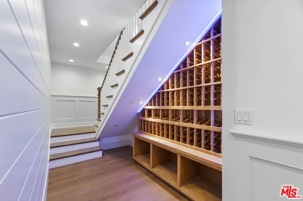 566 Ida Street Pacific Palisades, CA 90272