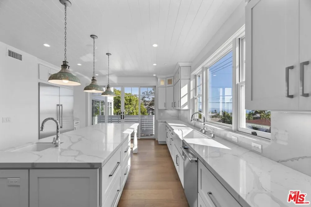 566 Ida Street Pacific Palisades, CA 90272