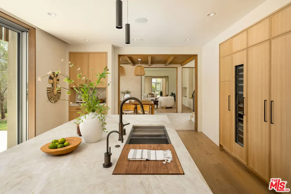 2132 Walnut Avenue Venice, CA 90291