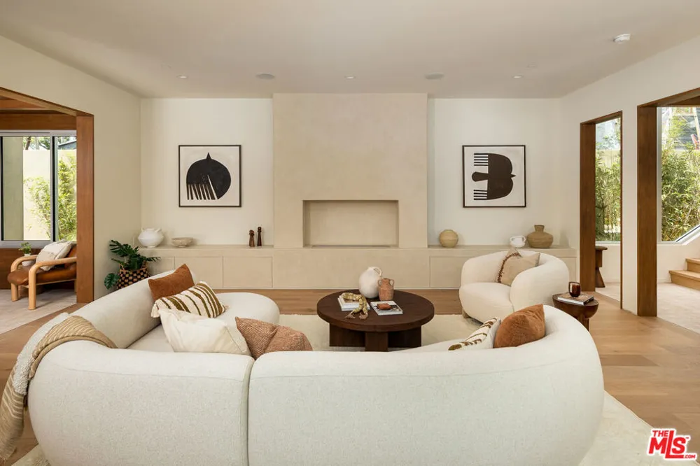 2132 Walnut Avenue Venice, CA 90291