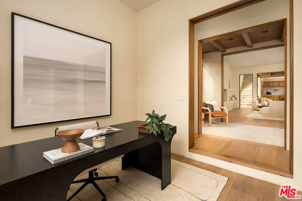 2132 Walnut Avenue Venice, CA 90291