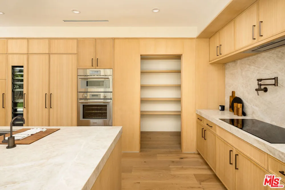 2132 Walnut Avenue Venice, CA 90291