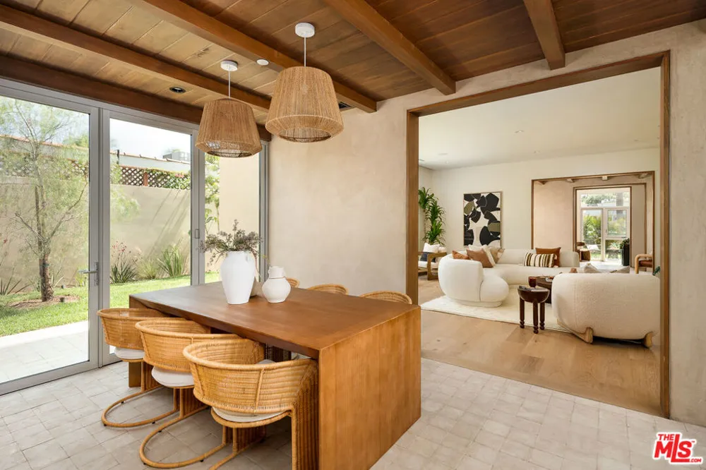 2132 Walnut Avenue Venice, CA 90291