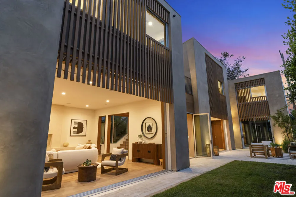 2132 Walnut Avenue Venice, CA 90291