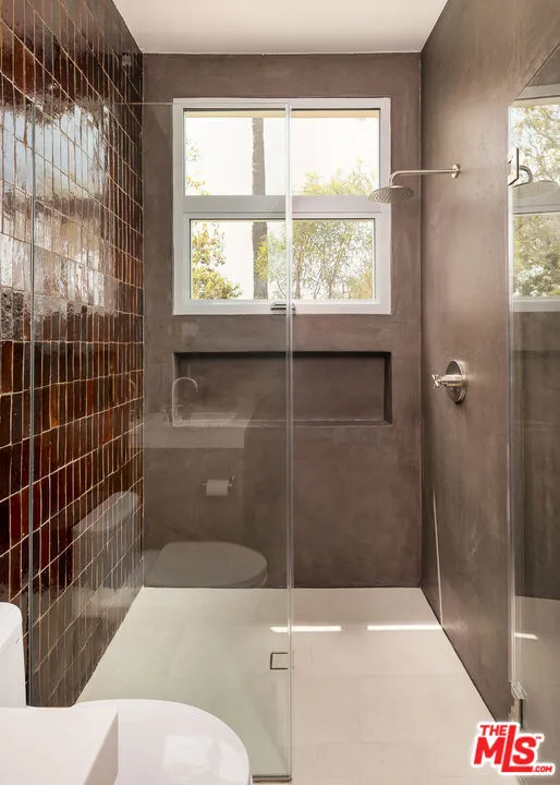 2132 Walnut Avenue Venice, CA 90291