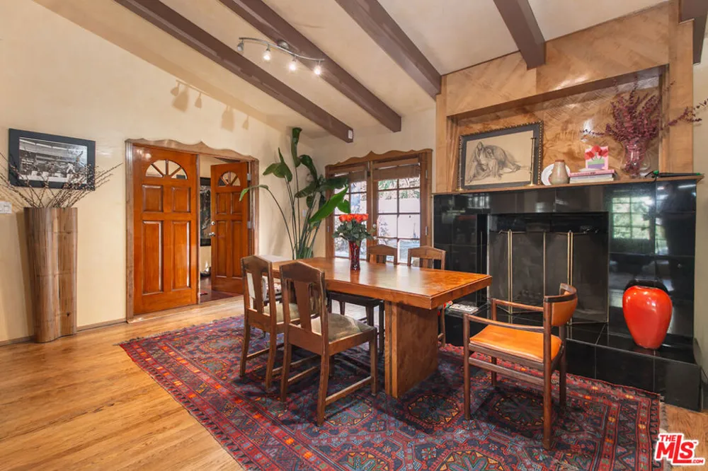 2430 Coldwater Canyon Drive Beverly Hills, CA 90210
