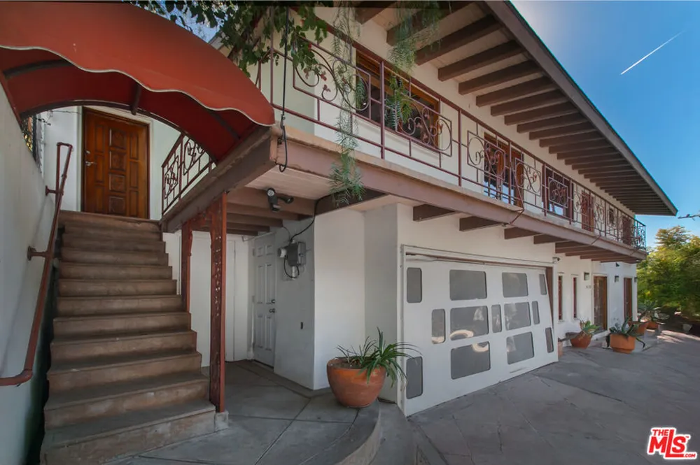 2430 Coldwater Canyon Drive Beverly Hills, CA 90210