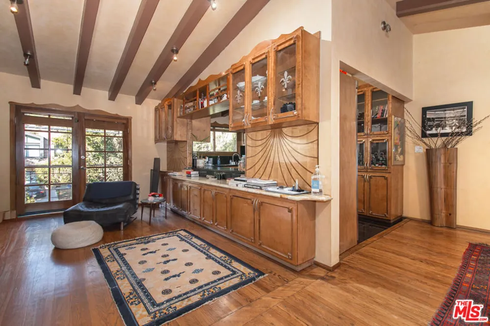 2430 Coldwater Canyon Drive Beverly Hills, CA 90210