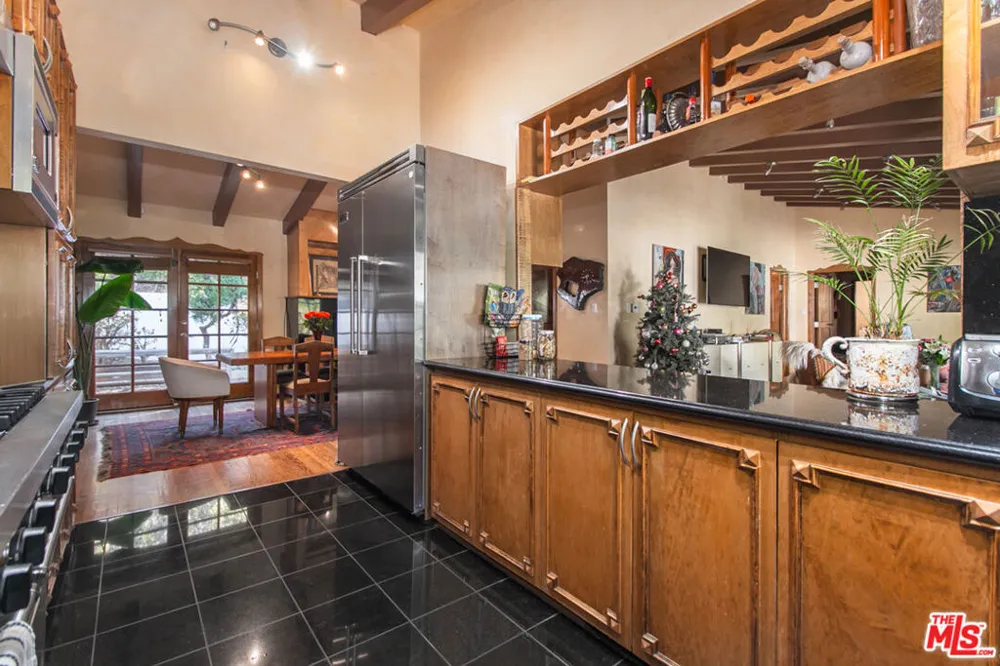 2430 Coldwater Canyon Drive Beverly Hills, CA 90210