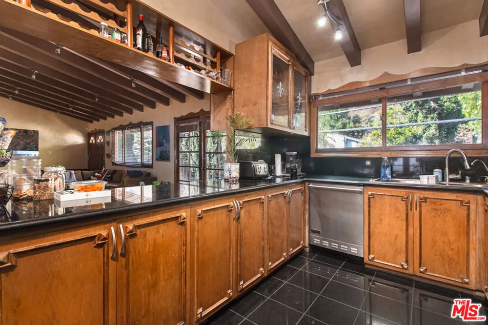 2430 Coldwater Canyon Drive Beverly Hills, CA 90210