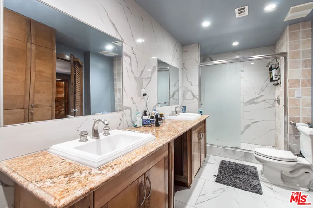2430 Coldwater Canyon Drive Beverly Hills, CA 90210