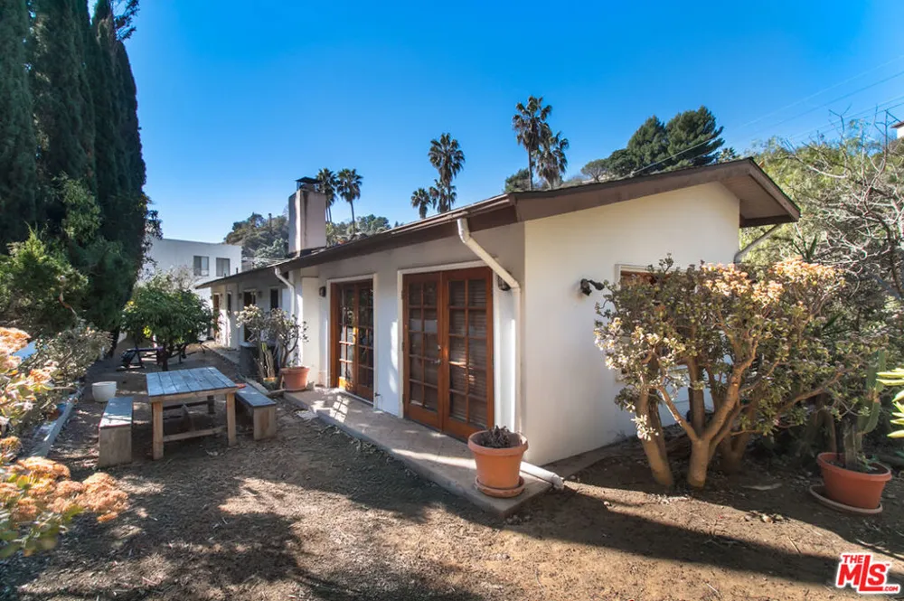 2430 Coldwater Canyon Drive Beverly Hills, CA 90210